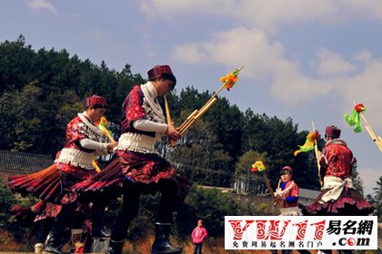 苗族的傳統(tǒng)節(jié)日,苗族的風(fēng)俗慣